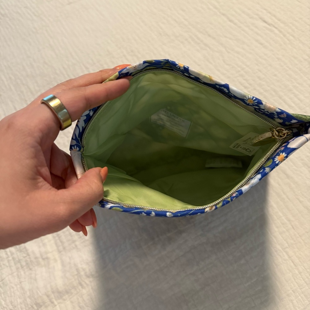 NWT ESTEE LAUDER TOILETRY POUCH - Picture 3 of 3